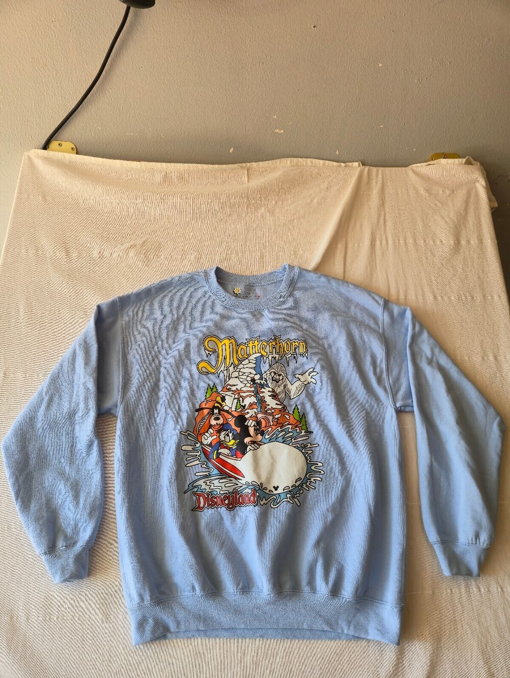 Pretty N' Pressing Light Blue Disneyland Matterhorn Crewneck Sweatshirt Size L